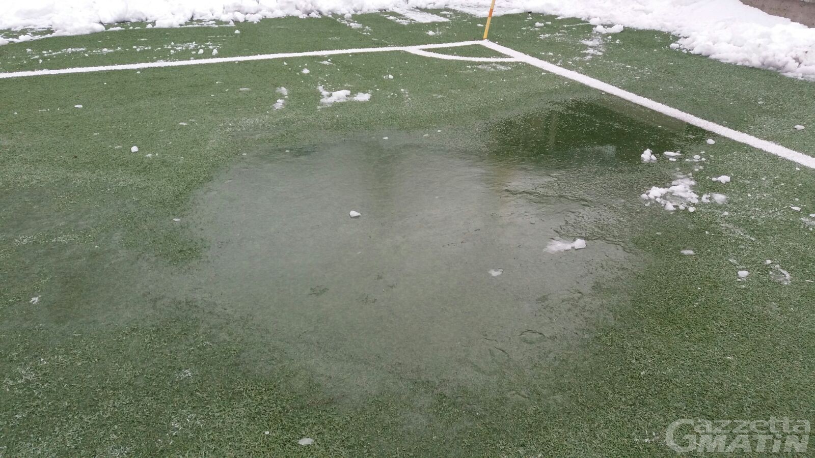 Calcio: il ghiaccio fa saltare Charvensod-Alicese Calcio: il ghiaccio fa saltare Charvensod-Alicese