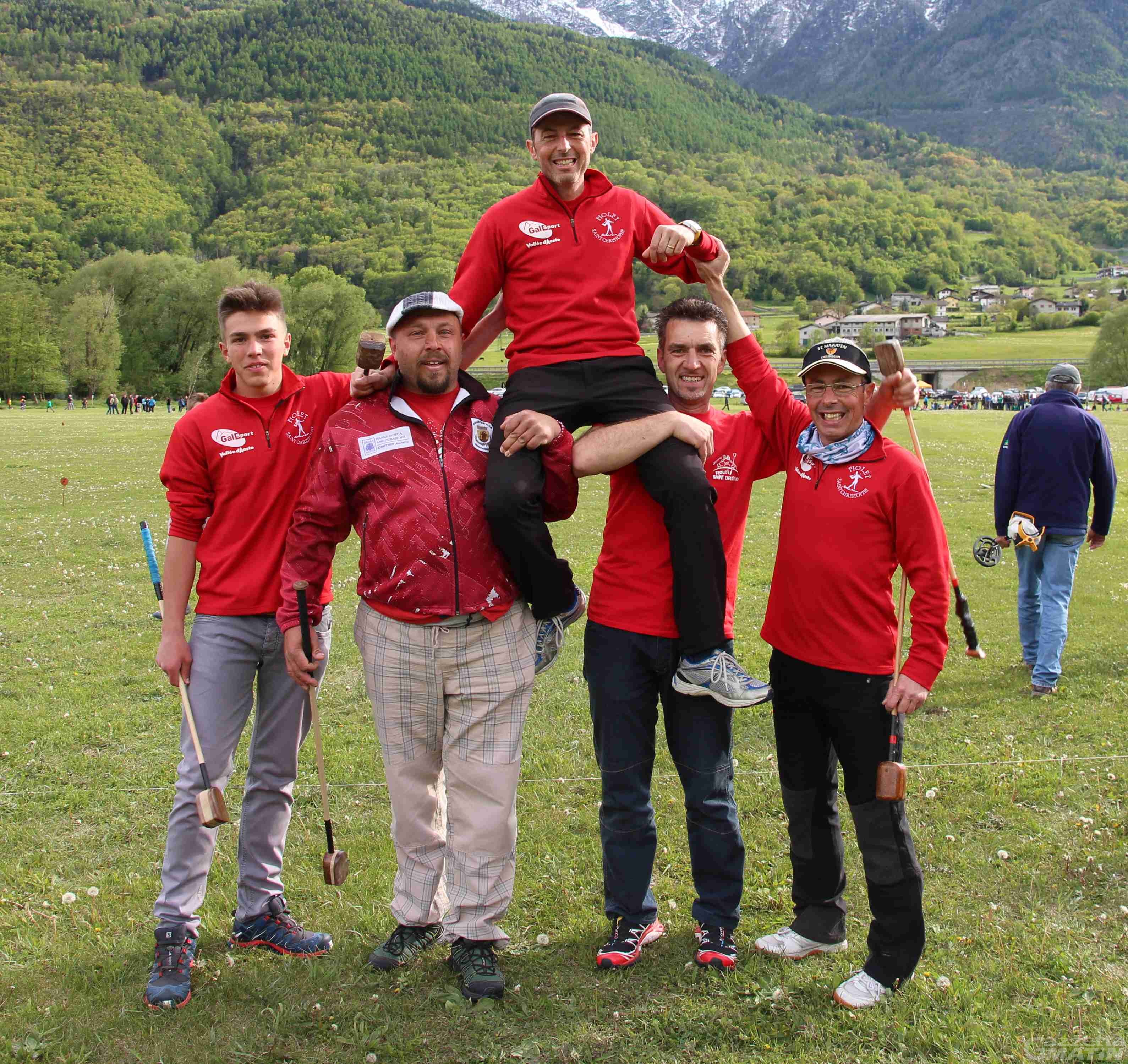 Fiolet: Ezio Marguerettaz vince il Baton d’Or Fiolet: Ezio Marguerettaz vince il Baton d’Or