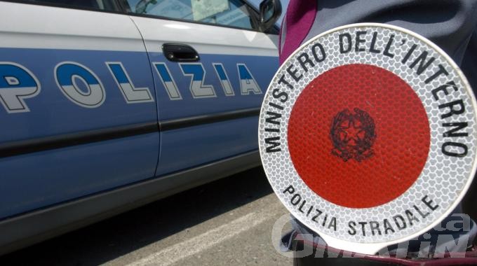 Camionista arrestato al Traforo, doveva scontare una pena detentiva Camionista arrestato al Traforo, doveva scontare una pena detentiva