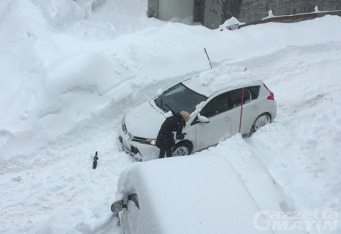 Maltempo, chiusa la strada da Valtournenche a Cervinia Maltempo, chiusa la strada da Valtournenche a Cervinia