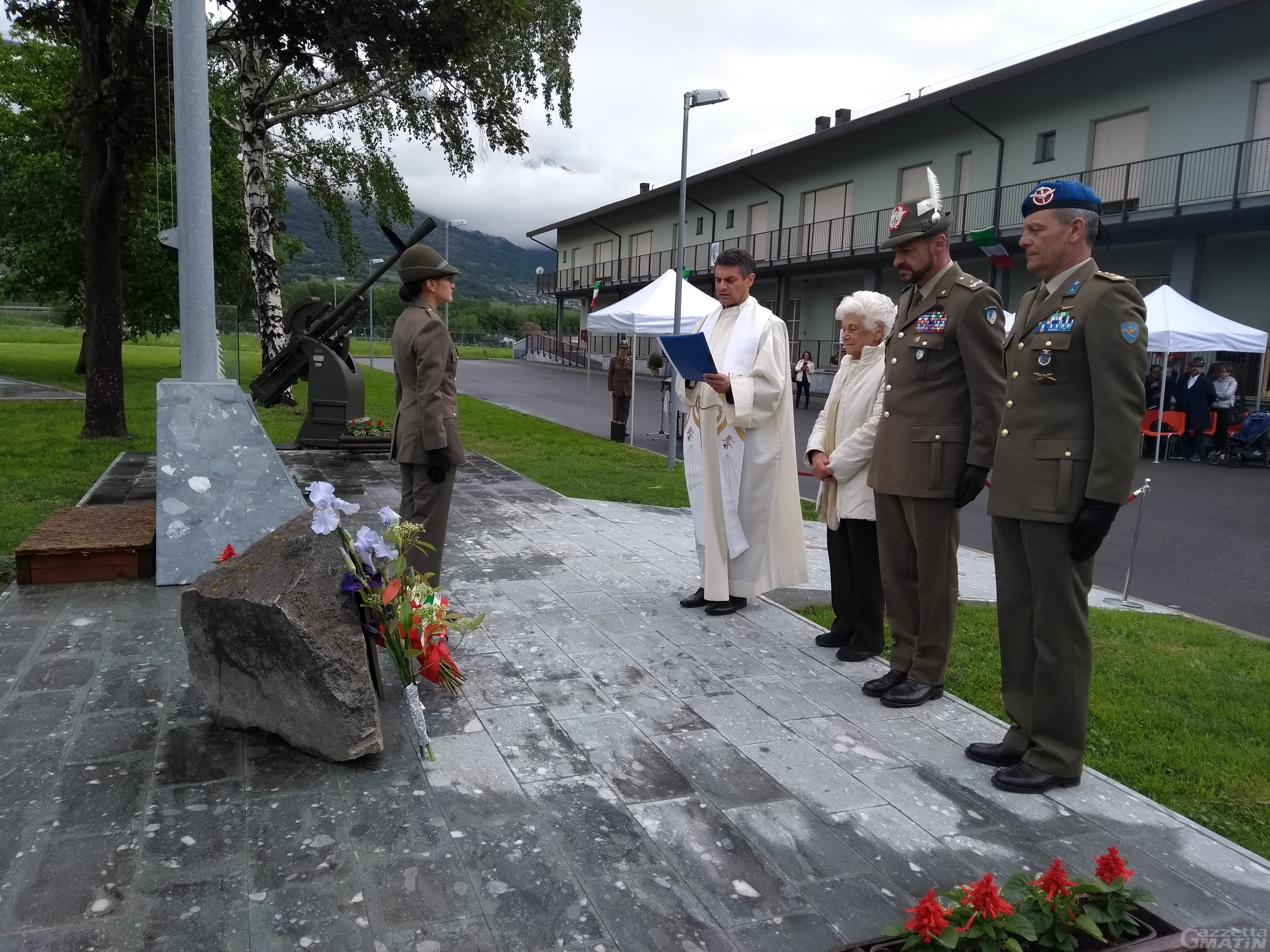 Commemorati a Pollein i sette militari dello schianto aereo del 1973 Commemorati a Pollein i sette militari dello schianto aereo del 1973