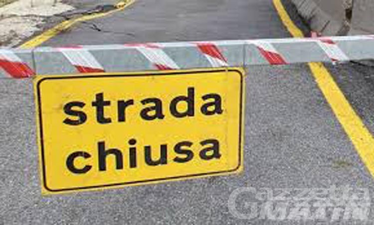 Antey, strada regionale Valtournenche chiusa per caduta massi Antey, strada regionale Valtournenche chiusa per caduta massi