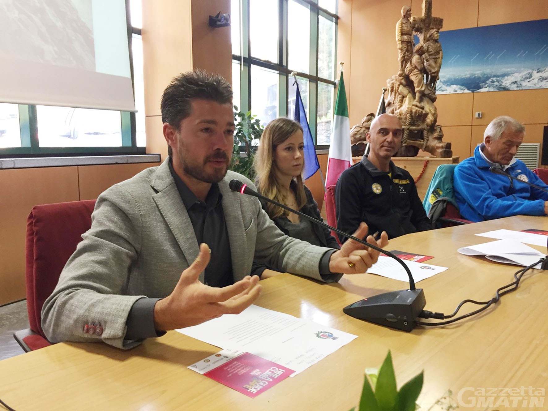 Valtournenche lancia una campagna per la sicurezza in montagna Valtournenche lancia una campagna per la sicurezza in montagna