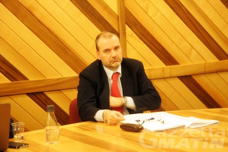 Courmayeur, Vaglio accusa: «Corio attaccato alla poltrona» Courmayeur, Vaglio accusa: «Corio attaccato alla poltrona»