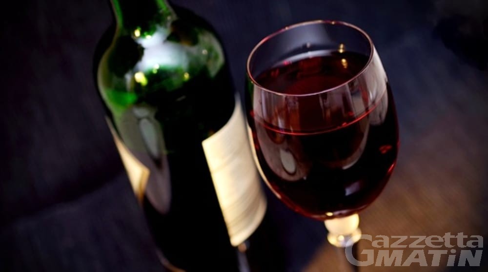 Truffa: vini scadenti venduti a ristoratori come pregiati Truffa: vini scadenti venduti a ristoratori come pregiati