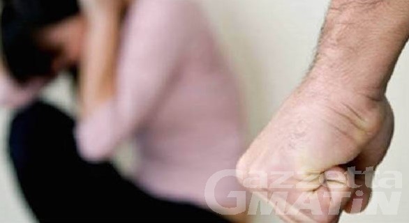 Al via corso per volontarie centro donne contro la violenza Al via corso per volontarie centro donne contro la violenza
