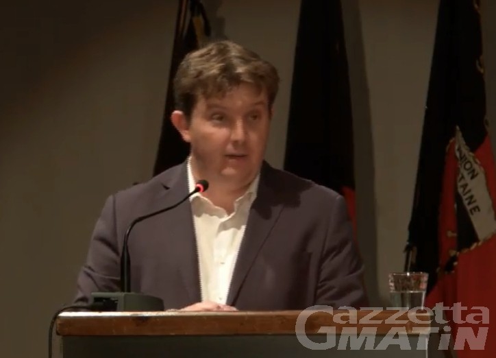 Sessismo: Erik Lavevaz a fianco di Laurette Proment Sessismo: Erik Lavevaz a fianco di Laurette Proment