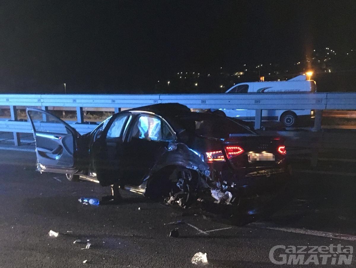 Incidente stradale a Verrès, due persone in ospedale Incidente stradale a Verrès, due persone in ospedale
