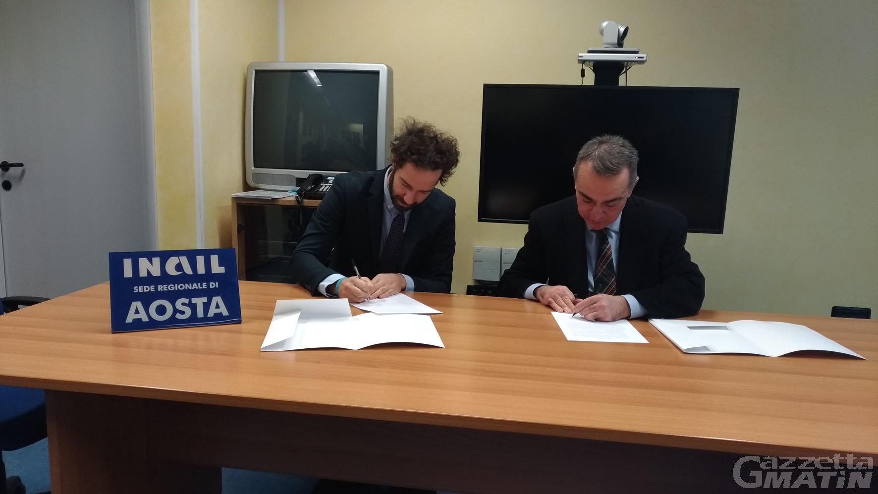Incidenti sul lavoro: protocollo d’intesa tra la Procura e l’Inail di Aosta Incidenti sul lavoro: protocollo d’intesa tra la Procura e l’Inail di Aosta