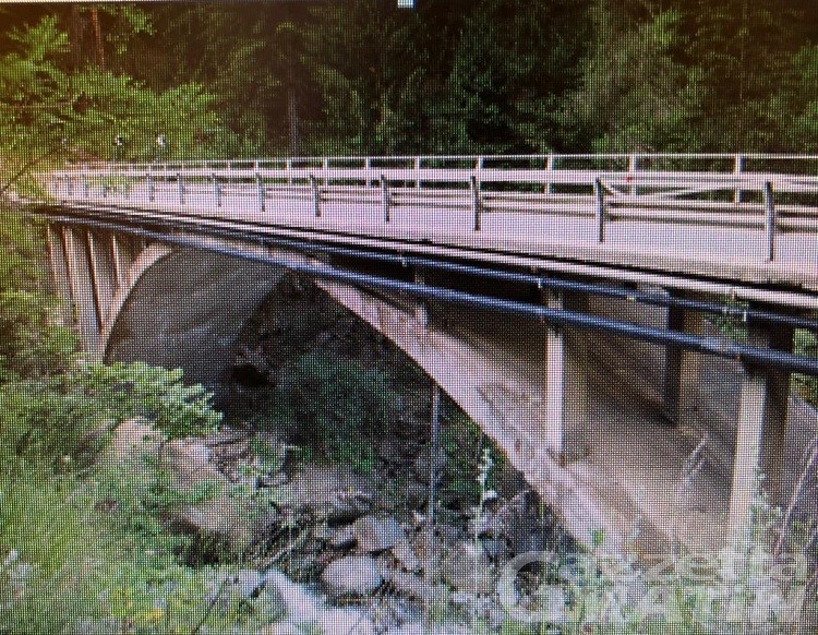 Ponte pericolante, stop al traffico pesante sulla strada per Cogne Ponte pericolante, stop al traffico pesante sulla strada per Cogne