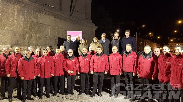 Aosta, l’Arco d’Augusto si tinge di rosa in attesa del Giro d’Italia Aosta, l’Arco d’Augusto si tinge di rosa in attesa del Giro d’Italia