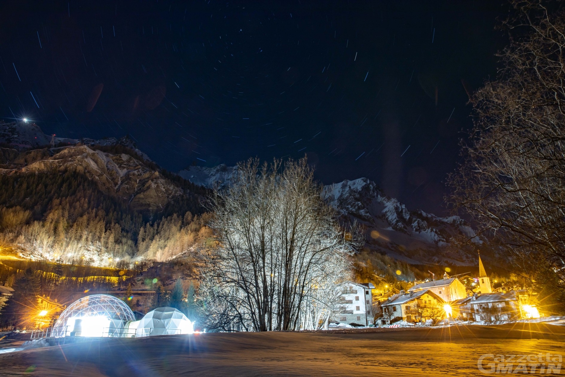 Courmayeur, rondini rosse e cena tra le stelle per San Valentino Courmayeur, rondini rosse e cena tra le stelle per San Valentino