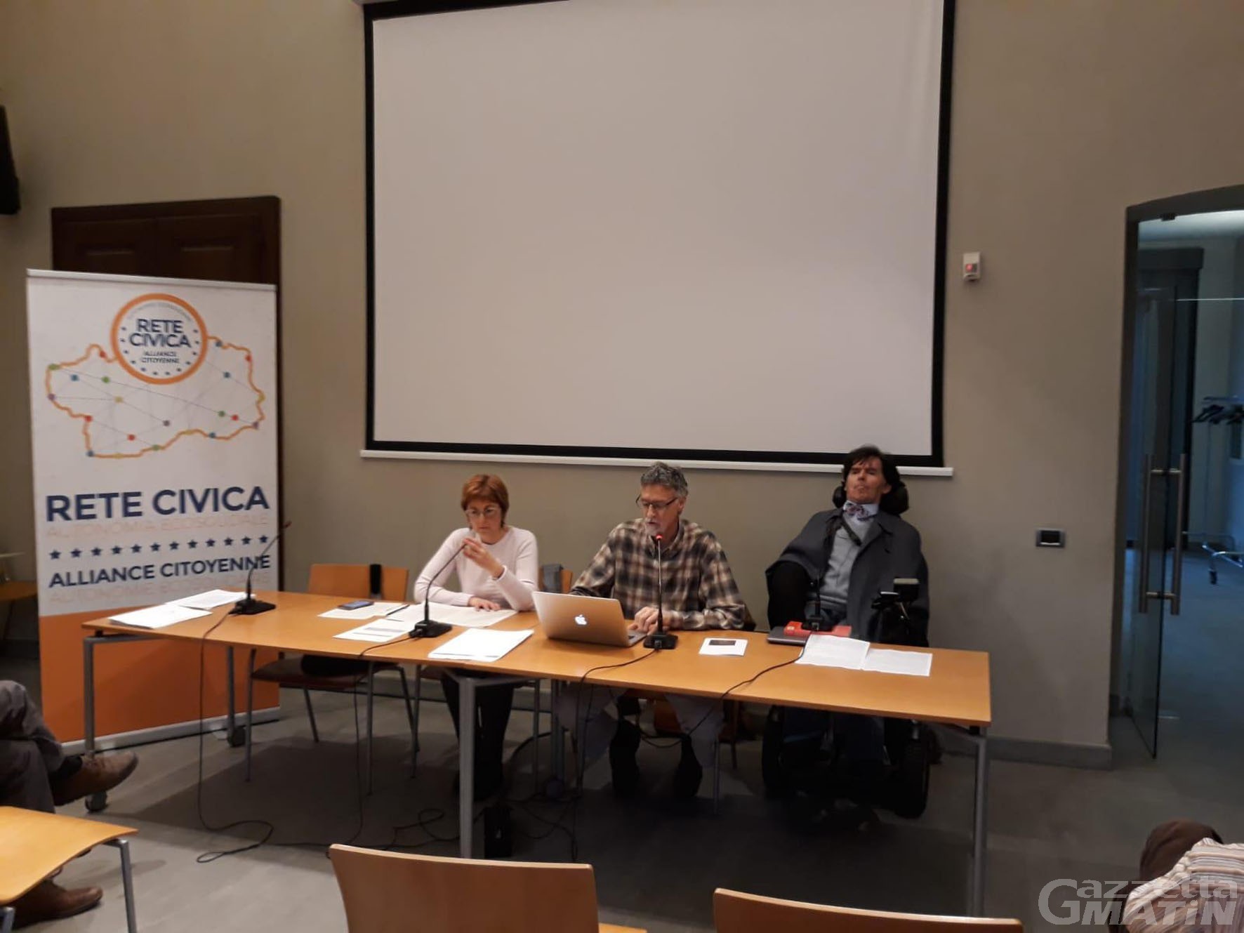 Rete civica: via Rollandin dalla vicepresidenza del Consiglio Rete civica: via Rollandin dalla vicepresidenza del Consiglio