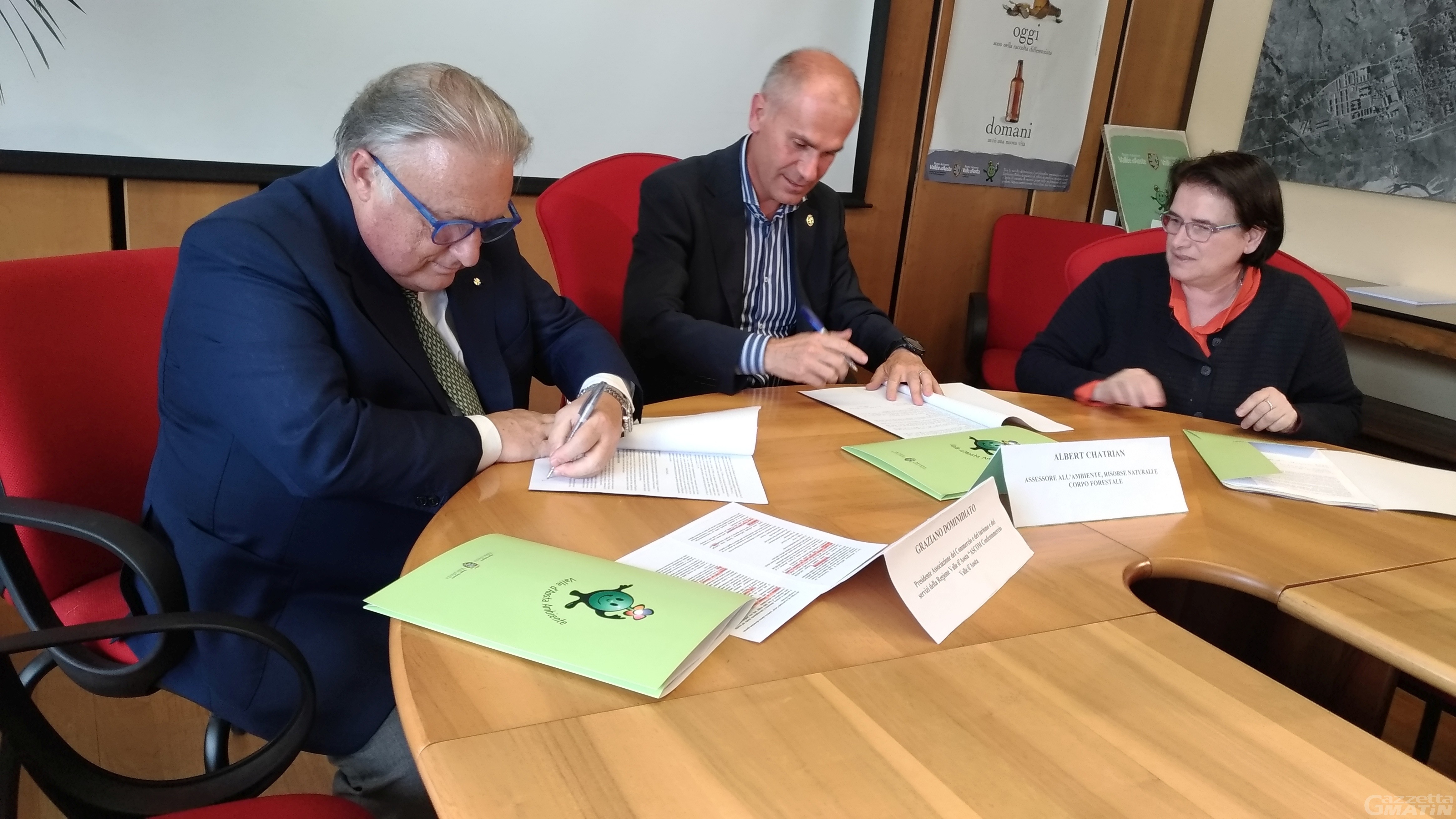 Plastic Free: Regione VdA e Ascom siglano un accordo Plastic Free: Regione VdA e Ascom siglano un accordo