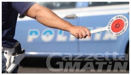Polizia: ubriaco al volante, stangata di punti patente