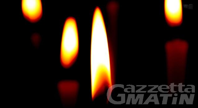 Assalto a Parigi, fiaccolata in piazza Chanoux