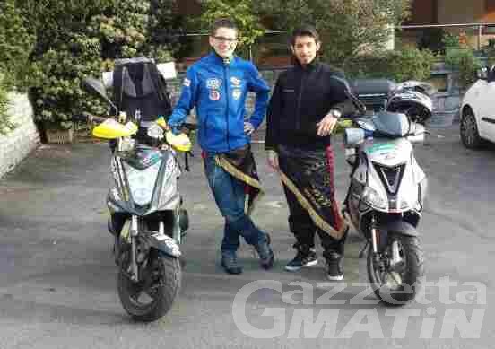 Avventura: sono partiti i due studenti che raggiungeranno Roma in motorino