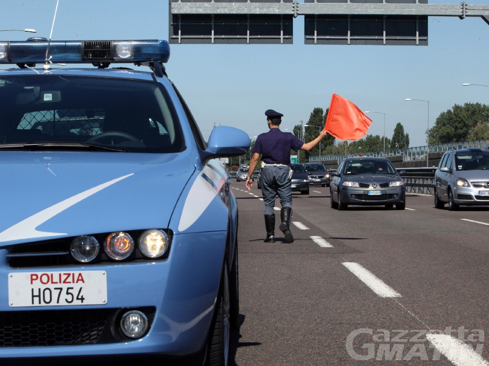 Schianto sulla A5 all’altezza di Verrès, un morto Schianto sulla A5 all’altezza di Verrès, un morto