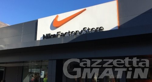 Lavoro: chiude Nike Store, 10 lavoratori a casa