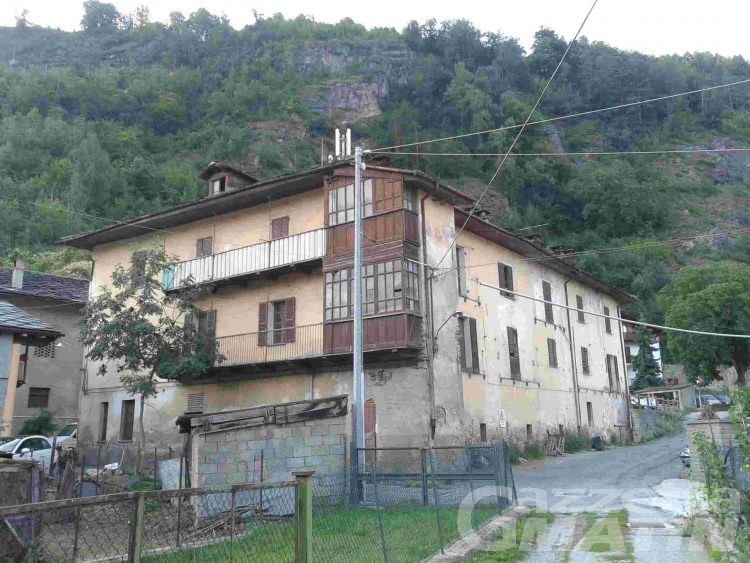 Grand Paradis: la Regione vuole indietro il primo acconto già liquidato alla Comunità montana per il recupero dell’ex Palazzo Cogne