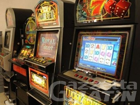 Ludopatia: sequestrate tre slot machine per minori