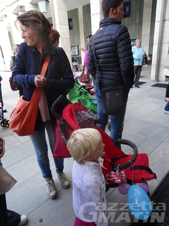 Regione: rincaro asili nido, protesta davanti Palazzo