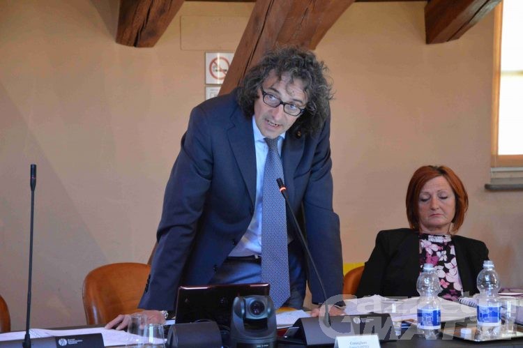 Consiglio Aosta: confermate le indennità, a vuoto il tentativo di taglio del Movimento 5 Stelle