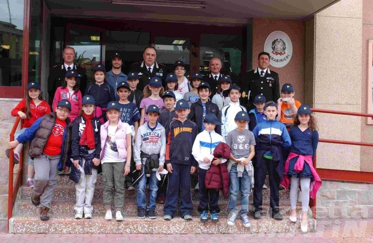 Carabinieri per un giorno: i bambini dell’istituto San Giuseppe in caserma