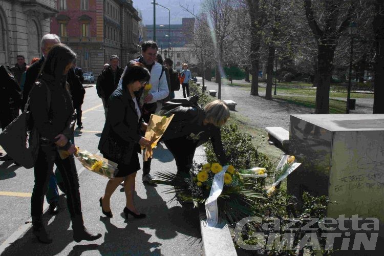 «Aosta intitoli una via ad Antonio Sonatore, il padre che si diede fuoco perchè non poteva vedere sua figlia»