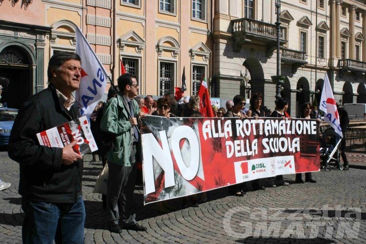 Scuola: sindacati in piazza: «no alla rottamazione della scuola»