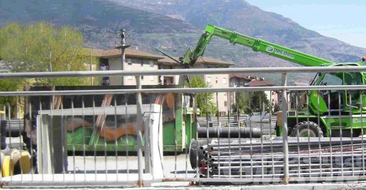 Incendio: in fiamme un container nel deposito di Telcha