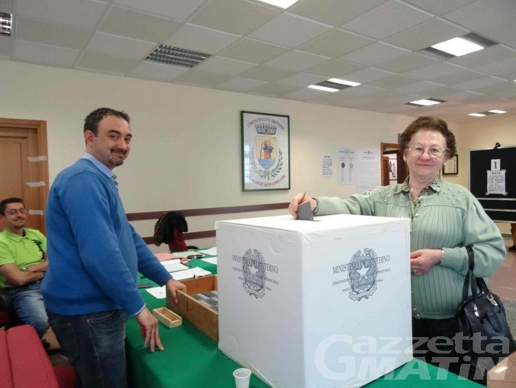 Elezioni comunali: urne aperte fino alle 23 in 68 Comuni valdostani