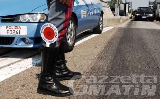 Camionista ubriaco denunciato dalla Polstrada: tasso 3 volte superiore al limite Camionista ubriaco denunciato dalla Polstrada: tasso 3 volte superiore al limite