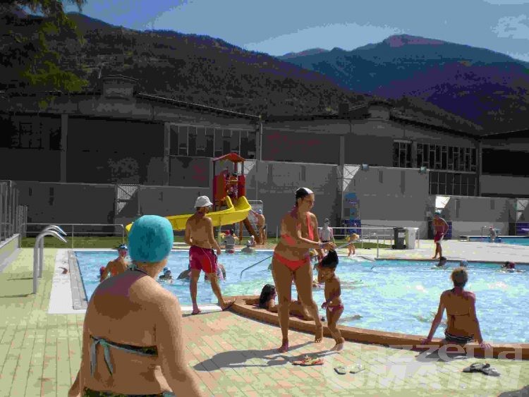 Bimba trovata priva di sensi in piscina ad Aosta, viene strappata alla morte dall’intervento dei soccorritori