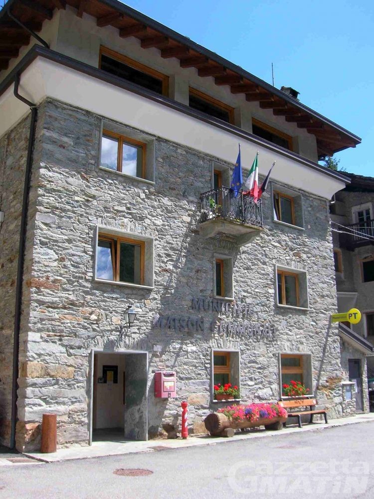Pontboset, lo spettro del commissariamento sul Comune
