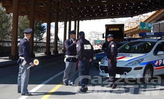 Traforo Monte Bianco: denunciato perché alla guida di un furgone ‘fantasma’