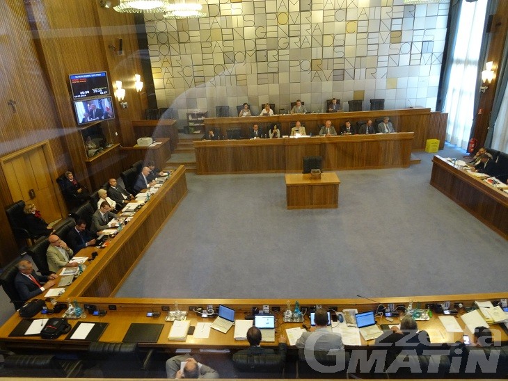 Comuni: Champorcher, ammissibile petizione sui trasporti