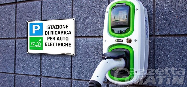 Mobilità sostenibile: una colonnina per veicoli elettrici in via Piave ad Aosta