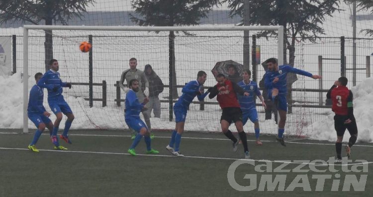 Calcio: VdA ok, Aygre pari, Charva ko