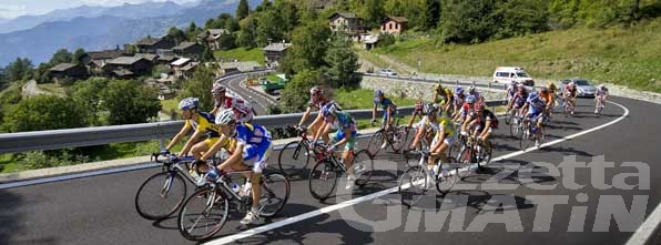 Ciclismo: uno shooting fotografico al prologo del Giro