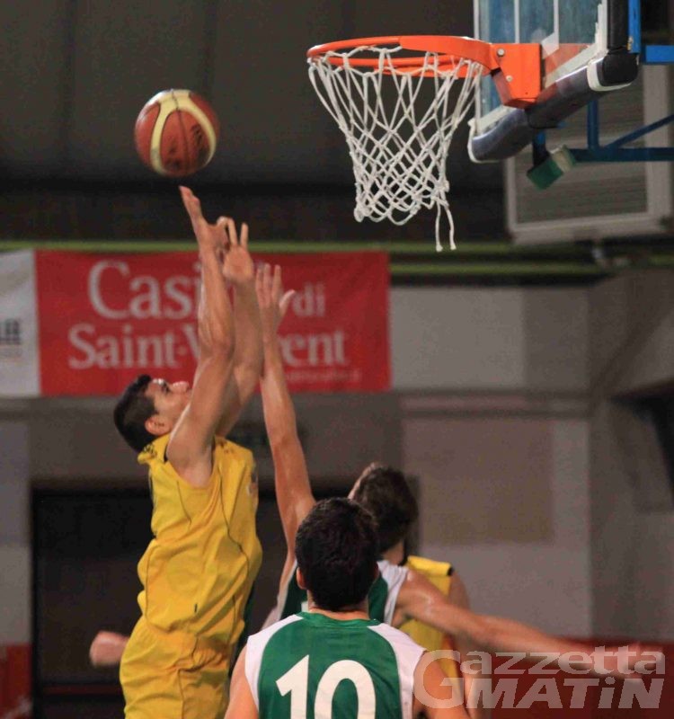Basket: Cardenas non basta, Moretti ancora al tappeto