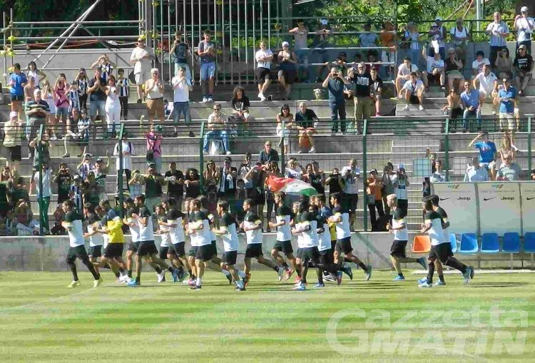 Calcio: prima sgambata della Juventus a Châtillon