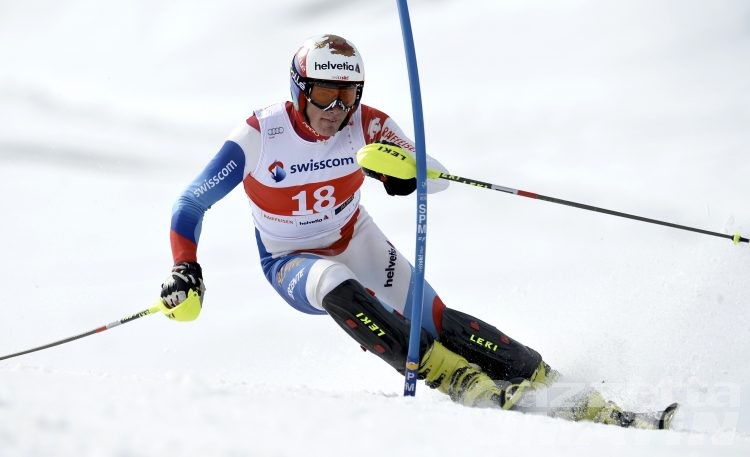 Sci alpino: Daniel Yule trionfa tra i pali stretti a Valgrisenche