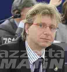 Europa, fondi  e imprese: se ne parla con il parlamentare Bertot