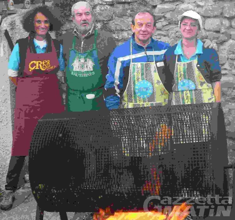 Solidarietà: castagnata e torte per aiutare le famiglie in difficoltà