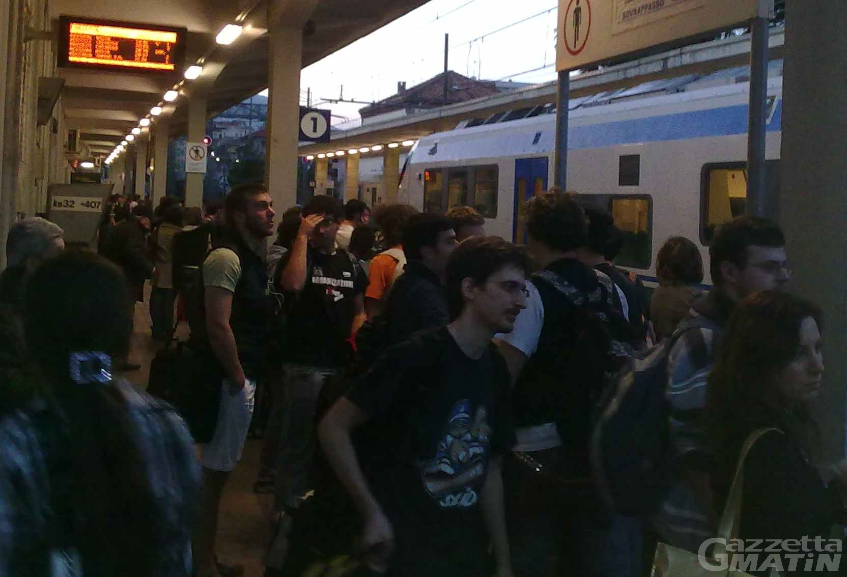 Elettrificazione Aosta-Ivrea: i pendolari suggeriscono lavori a blocchi Elettrificazione Aosta-Ivrea: i pendolari suggeriscono lavori a blocchi
