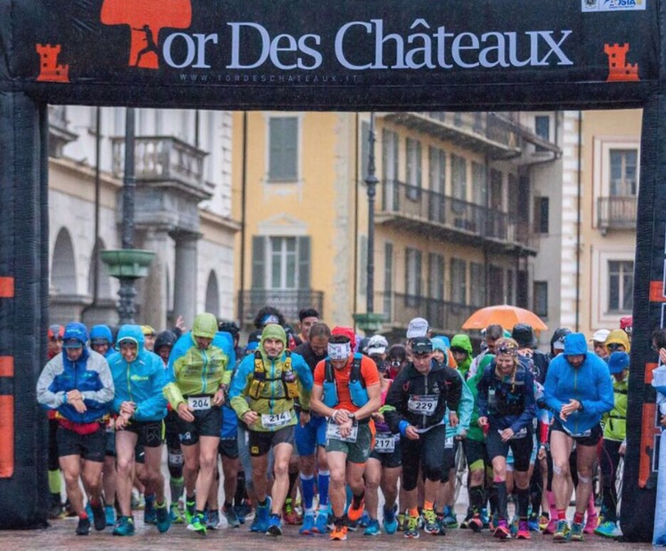 Tor des Châteaux: cominciata sotto la pioggia la prima edizione