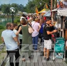 Sarre: torna lo street food intorno al lago