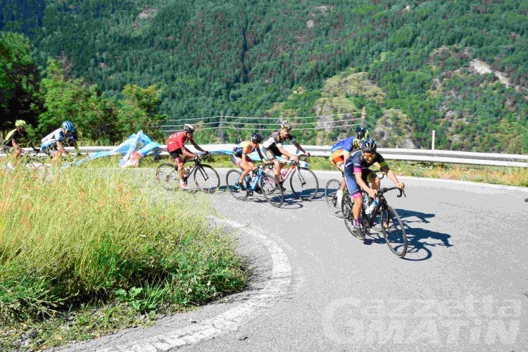 Ciclismo: Castelnovo, Ghiron e Macario vincono LaMontBlanc