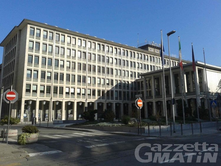 Giallo: scoperti 25 mila euro nell’ufficio del presidente della Regione